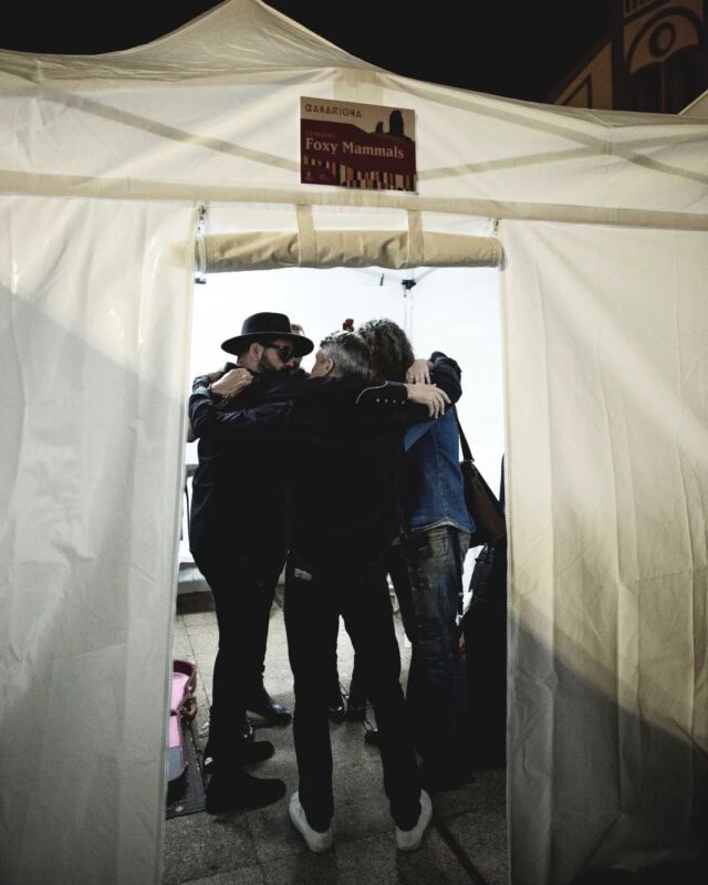 Foxy Mammals backstage Canariona Festival 

Photo by @marcoscabrera_fotografo 

#foxymammals #rockband #music #instamusic #rock #livemusic #liveshow #grancanaria #canaryislands #festival