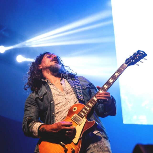 Foxy Mammals Rock and Roll

Photo by @marcoscabrera_fotografo 

#foxymammals #rockband #guitar #gibson #livemusic #liveshow #instamusic #grancanaria #music